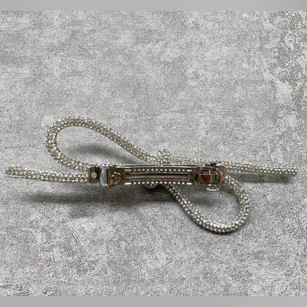 New Silver Crystal Bow Barrette ✨✨💕💕